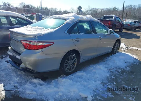 2015 Toyota Camry Se z USA, uszkodzony, nr VIN 4T1BF1FK4FU922838